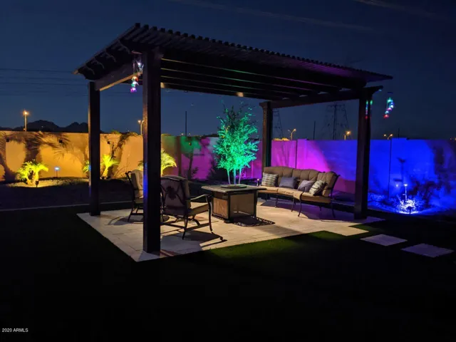 a view of an outdoor kitchen