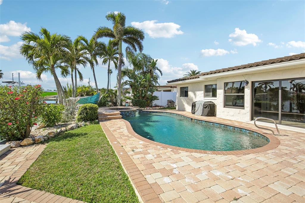 565 Crystal Drive Madeira Beach, FL 33708 - Photo 27 of 40 Gallery Image 27