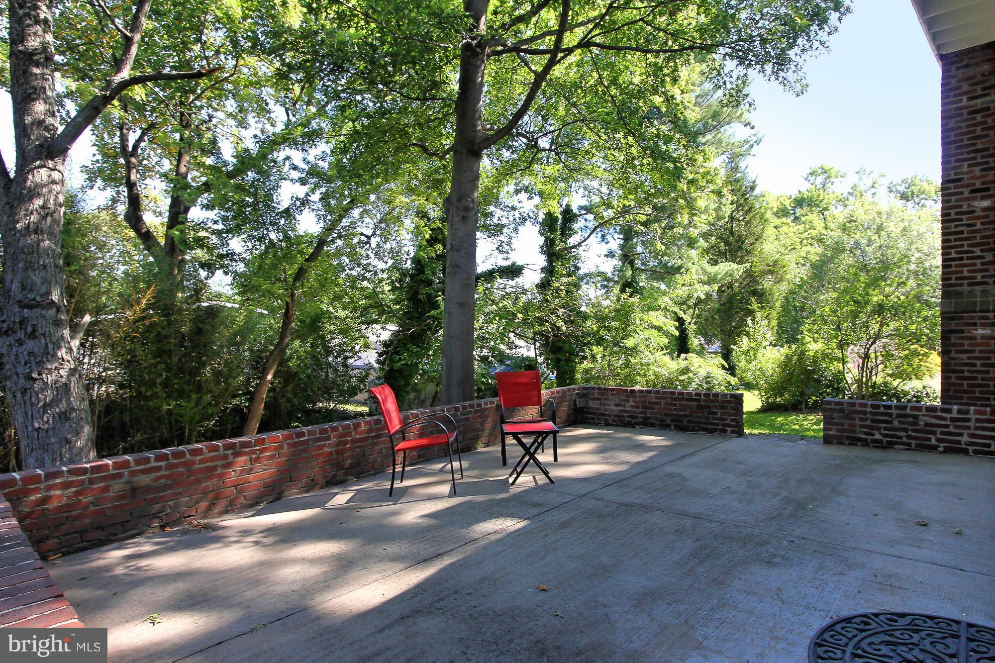 6010 Ridge View Drive Alexandria, VA 22310 - Photo 21 of 25 Lots of space for entertaining