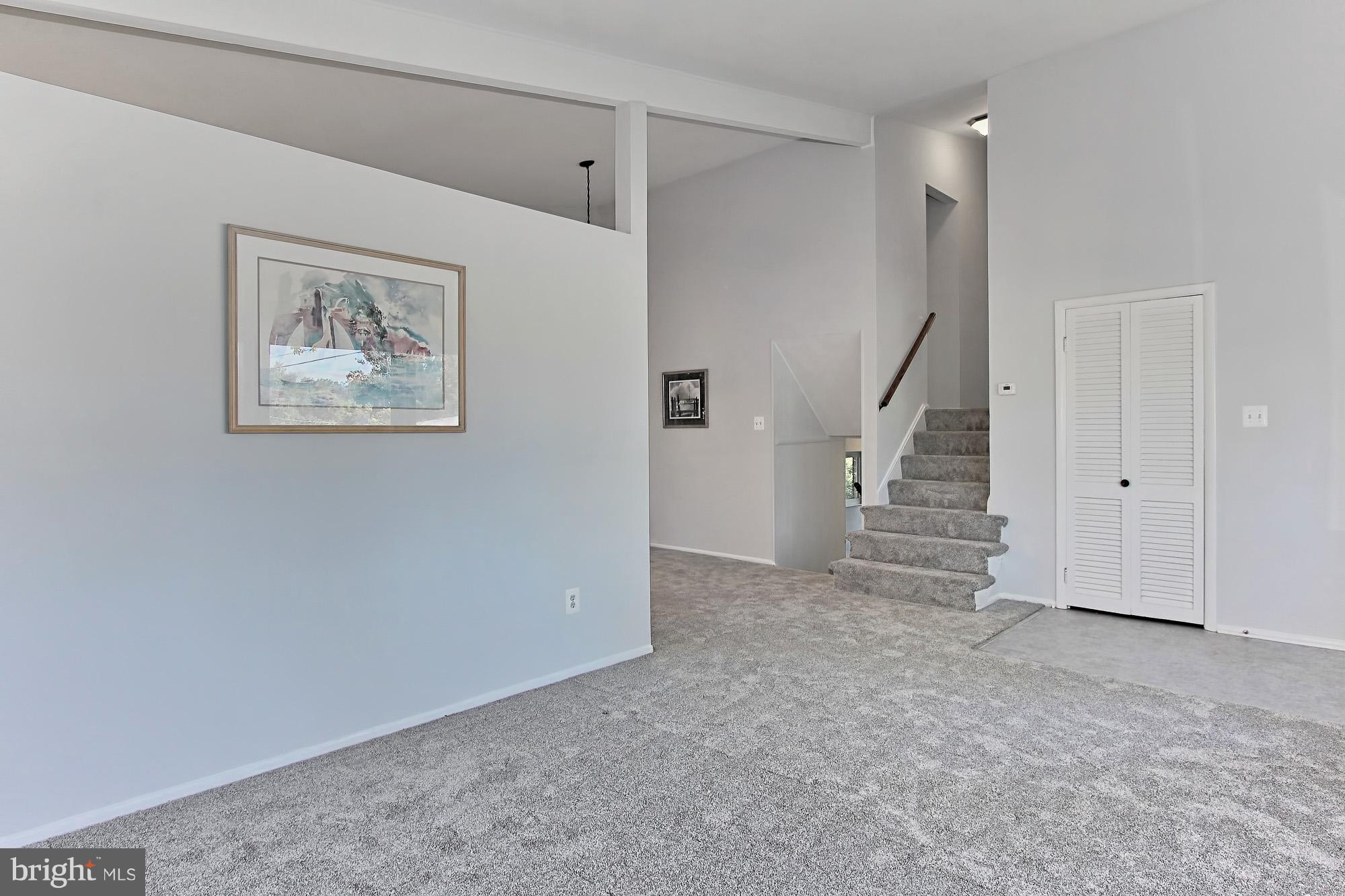 6010 Ridge View Drive Alexandria, VA 22310 - Photo 7 of 25 Living Room