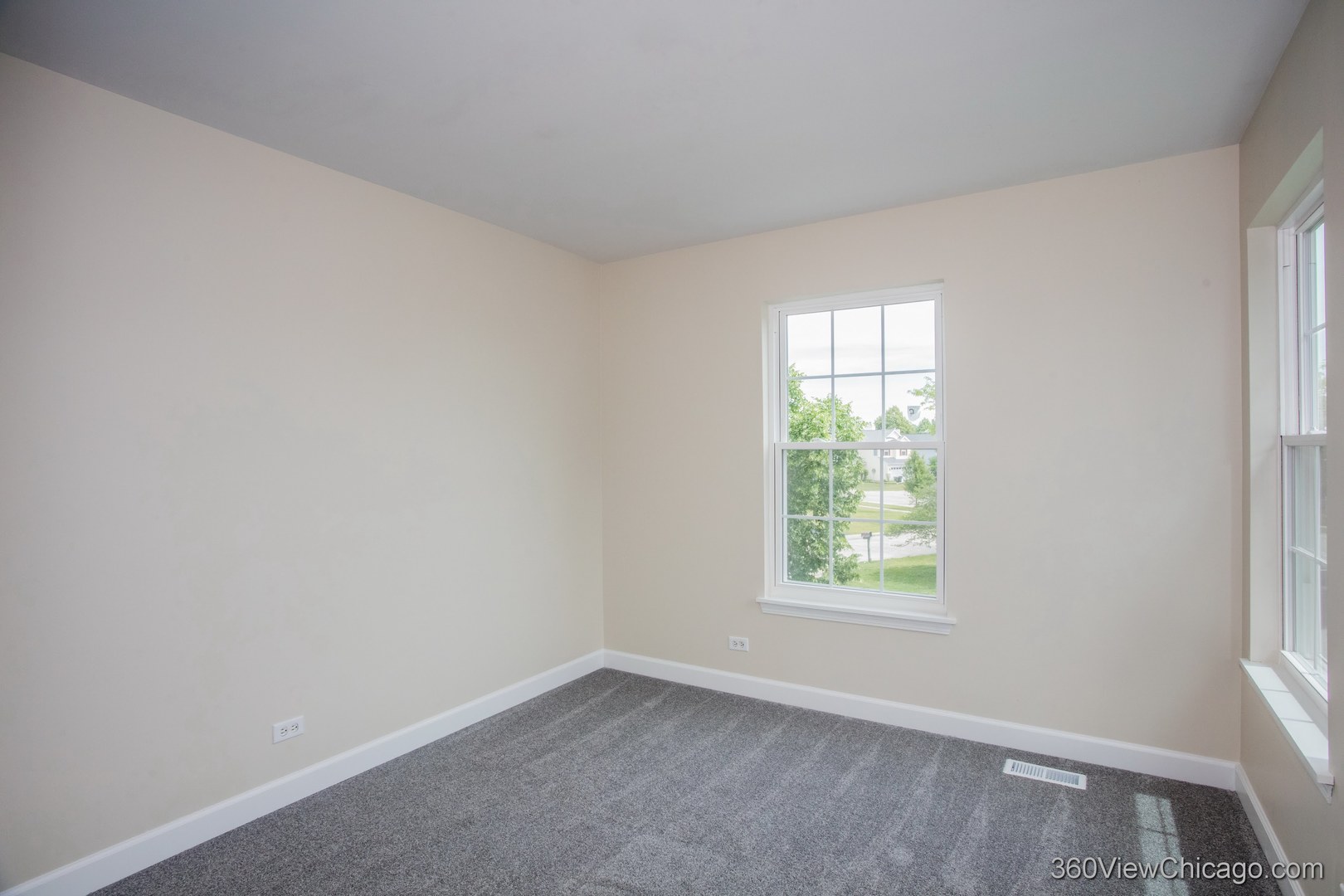 305 West Applegate Court Round Lake, IL 60073 - Photo 19 of 32