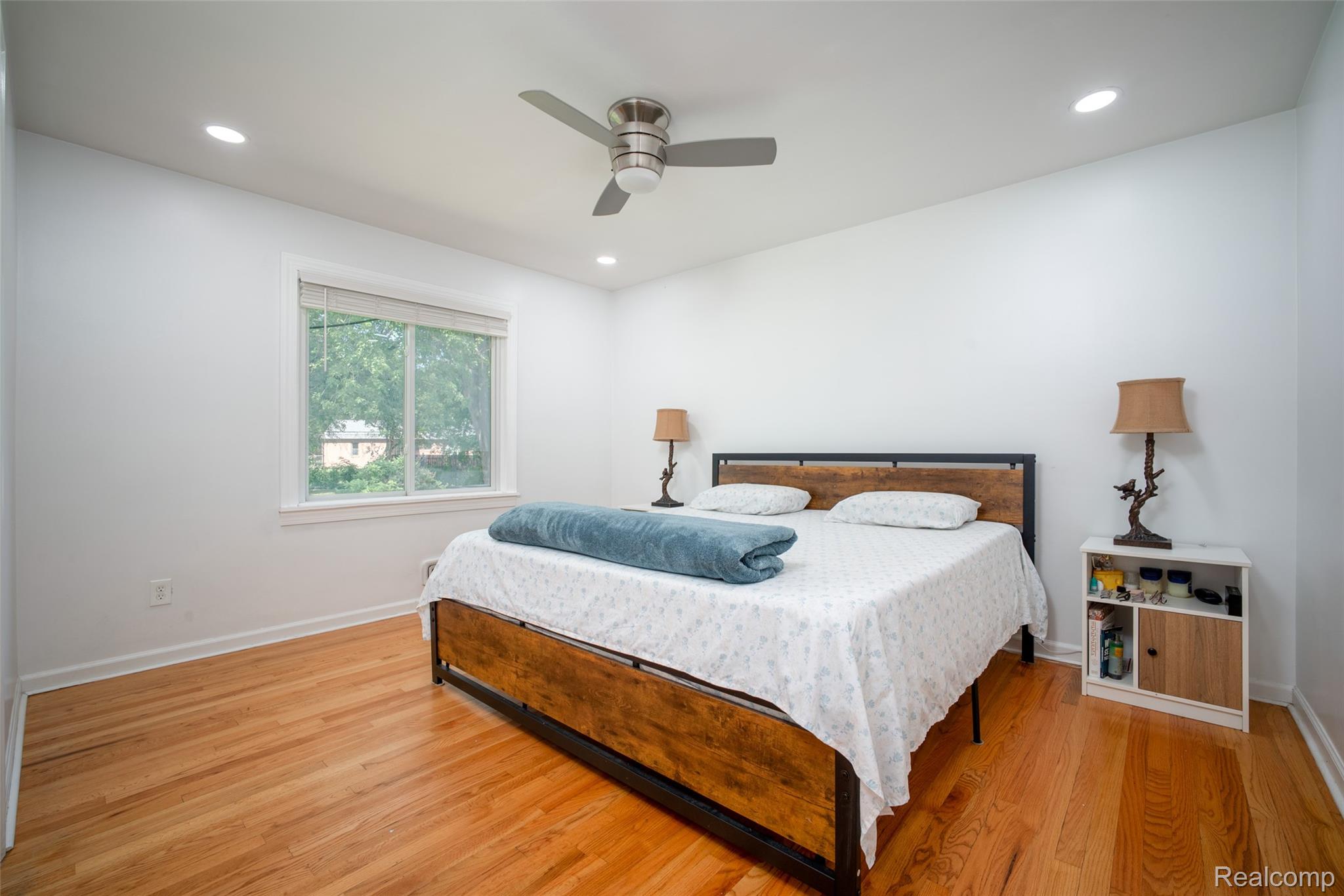 2731 Crooks Road Royal Oak, MI 48073 - Photo 16 of 33 16.jpg