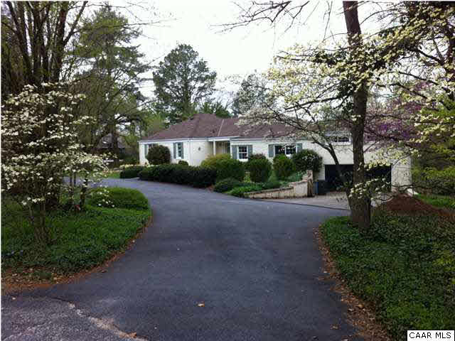 6 Canterbury Road Charlottesville, VA 22903 - Photo 1 of 8 a front view of a house with a yard and green space