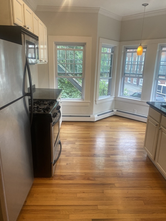 31 Prospect Street, Unit 3 Marblehead, MA 01945 - Photo 4 of 23