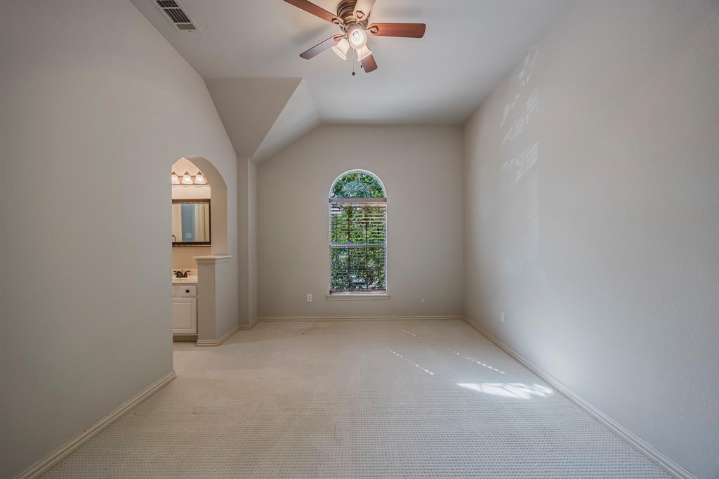362 Spring Meadow Drive Fairview, TX 75069 - Photo 27 of 38 an empty room with windows and closet