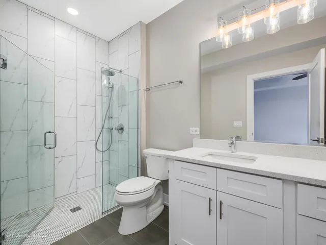 $3,495 | 261 Washington Boulevard, Unit 505, Oak Park, IL 60302