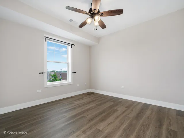 $3,495 | 261 Washington Boulevard, Unit 505, Oak Park, IL 60302