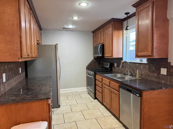 $1,500 | 582 Jennifer Jean Drive, Baton Rouge, LA 70808