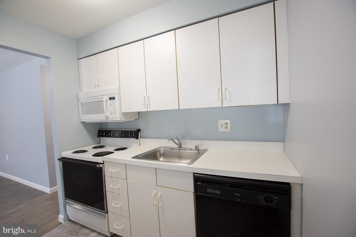 612 Charles Street, Unit R36 Baltimore, MD 21230 - Photo 11 of 26 Kitchen