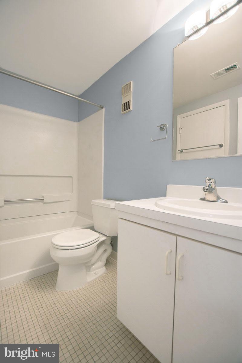 612 Charles Street, Unit R36 Baltimore, MD 21230 - Photo 13 of 26 Bath