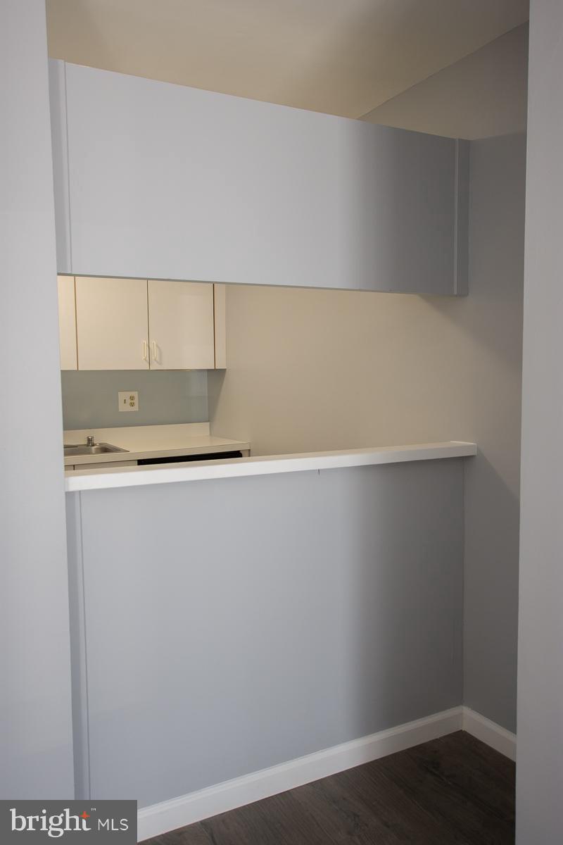612 Charles Street, Unit R36 Baltimore, MD 21230 - Photo 6 of 26 Breakfast Bar