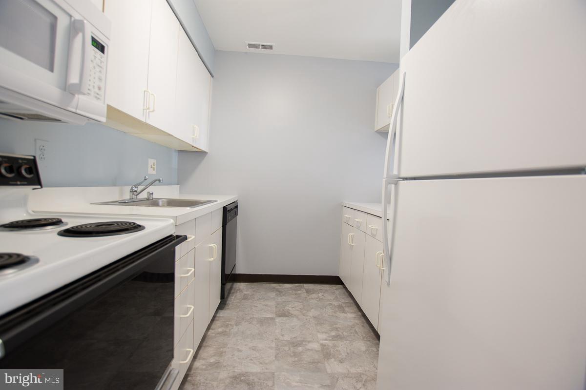 612 Charles Street, Unit R36 Baltimore, MD 21230 - Photo 10 of 26 Kitchen