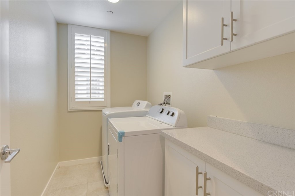 713 South Azusa Avenue, Unit D Azusa, CA 91702 - Photo 23 of 44 a utility room with dryer and washer