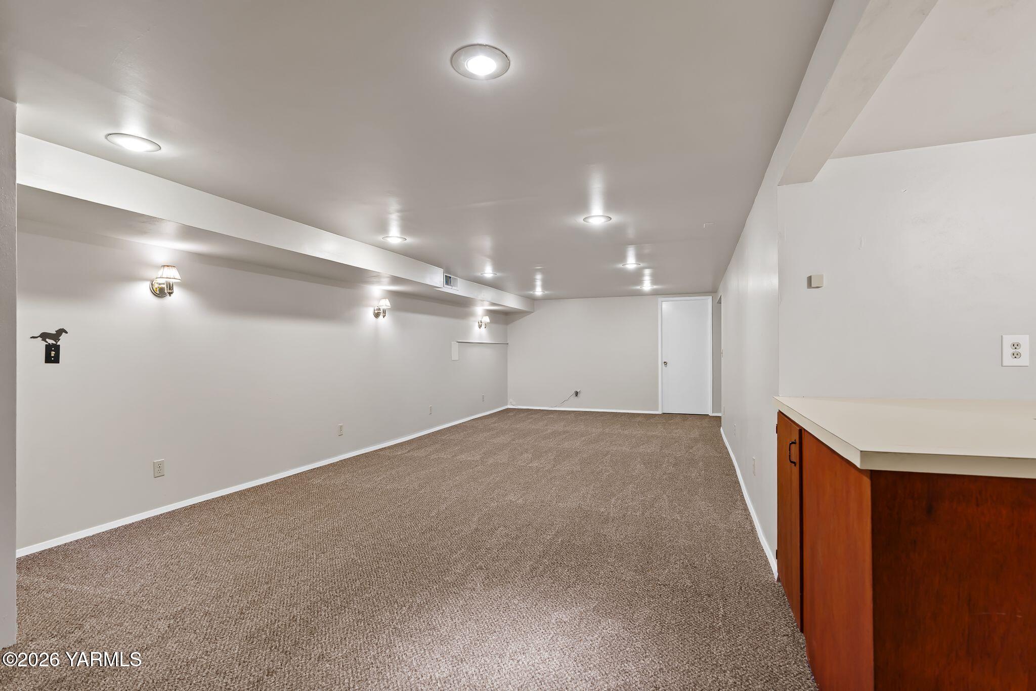 4211 Richey Road Yakima, WA 98908 - Photo 18 of 36 Lower Level Living Area