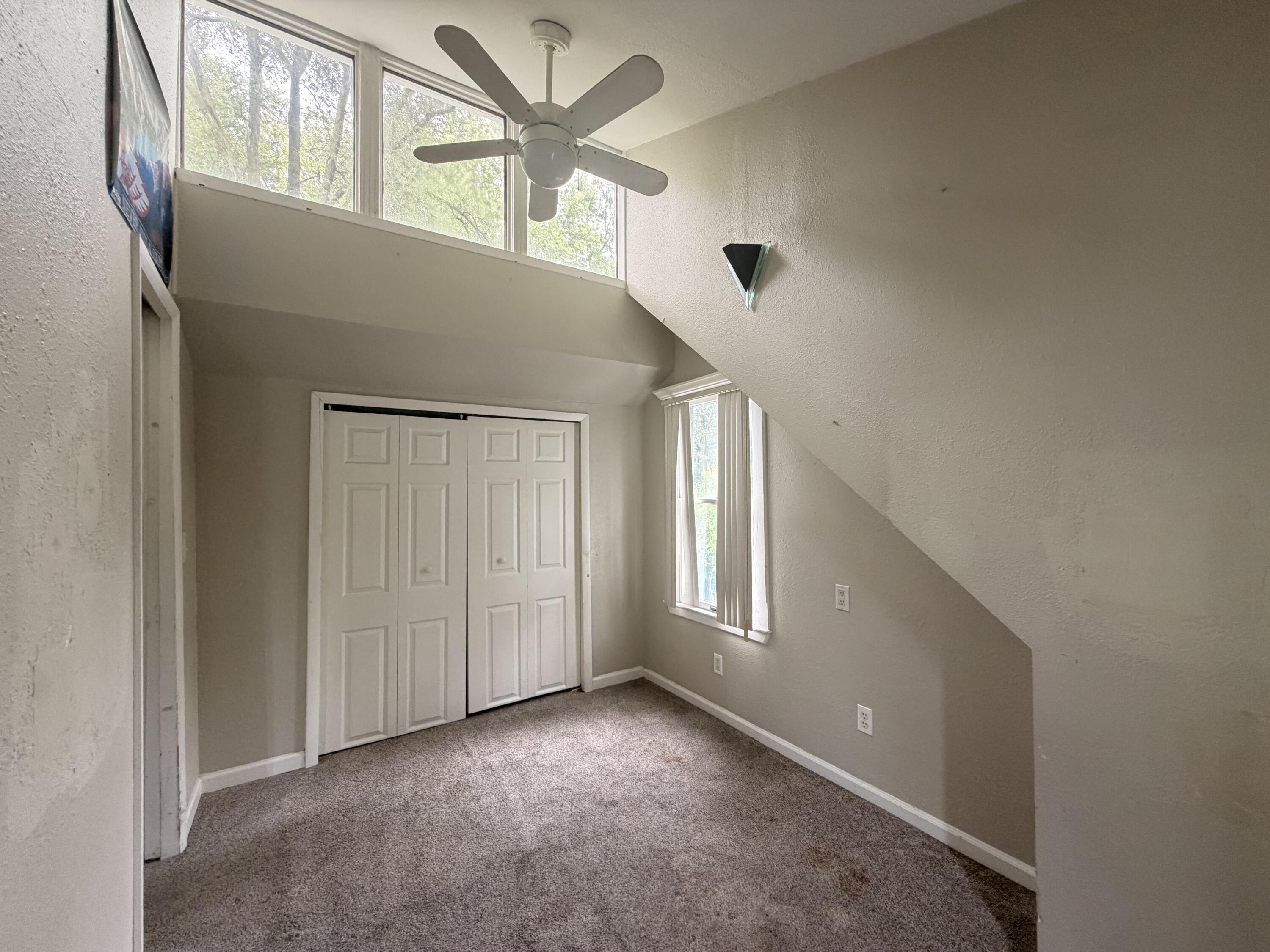 21517 Jacksonville Street Farmington, MI 48336 - Photo 6 of 18 upper bedroom