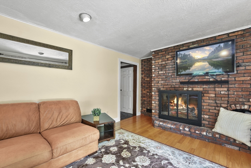 18 Bacon Road Framingham, MA 01701 - Photo 11 of 38 Gallery Image 11