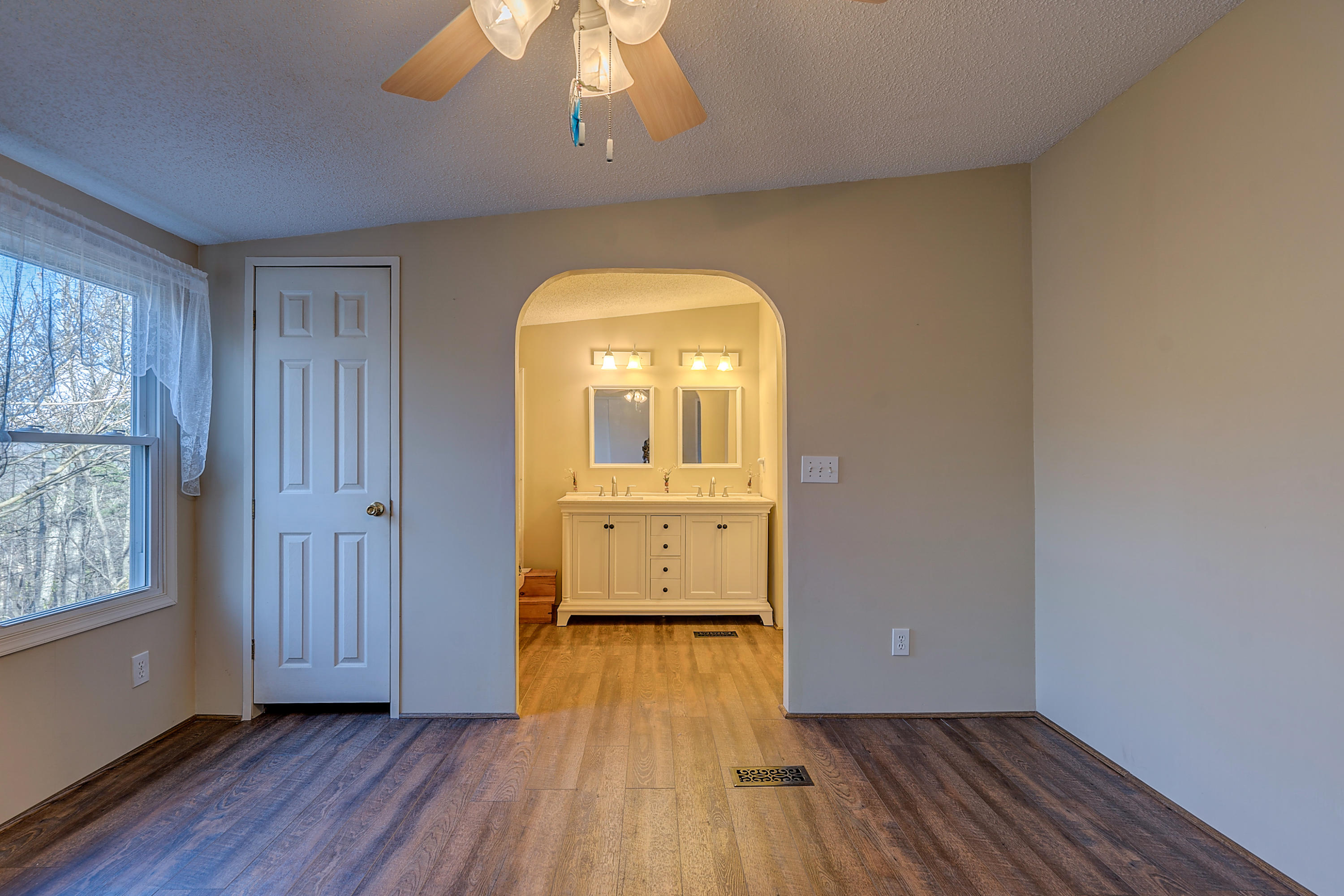 496 Aps Knob Road New Castle, VA 24127 - Photo 18 of 42 DSC00191-2_2-2_3-2_4-2_5-2