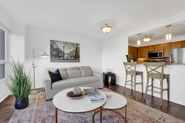 $3,500 | 30 East Huron Street, Unit 3206, Chicago, IL 60611