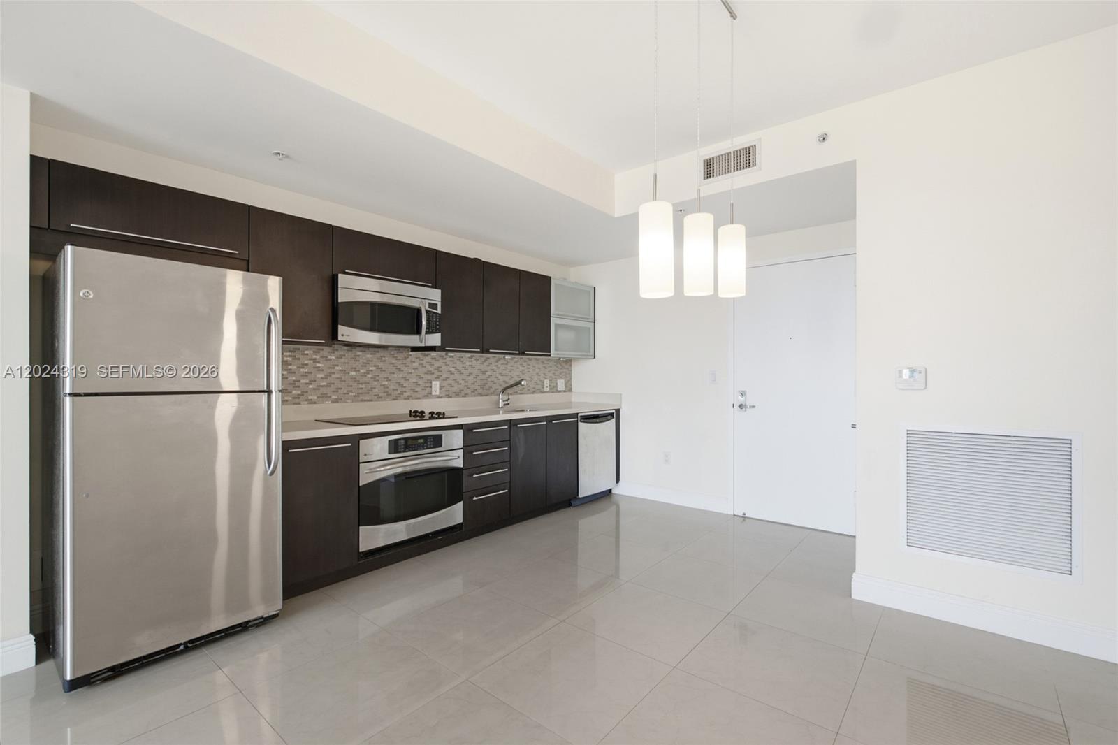 90 Southwest 3rd Street, Unit 1409 Miami, FL 33130 - Photo 8 of 36