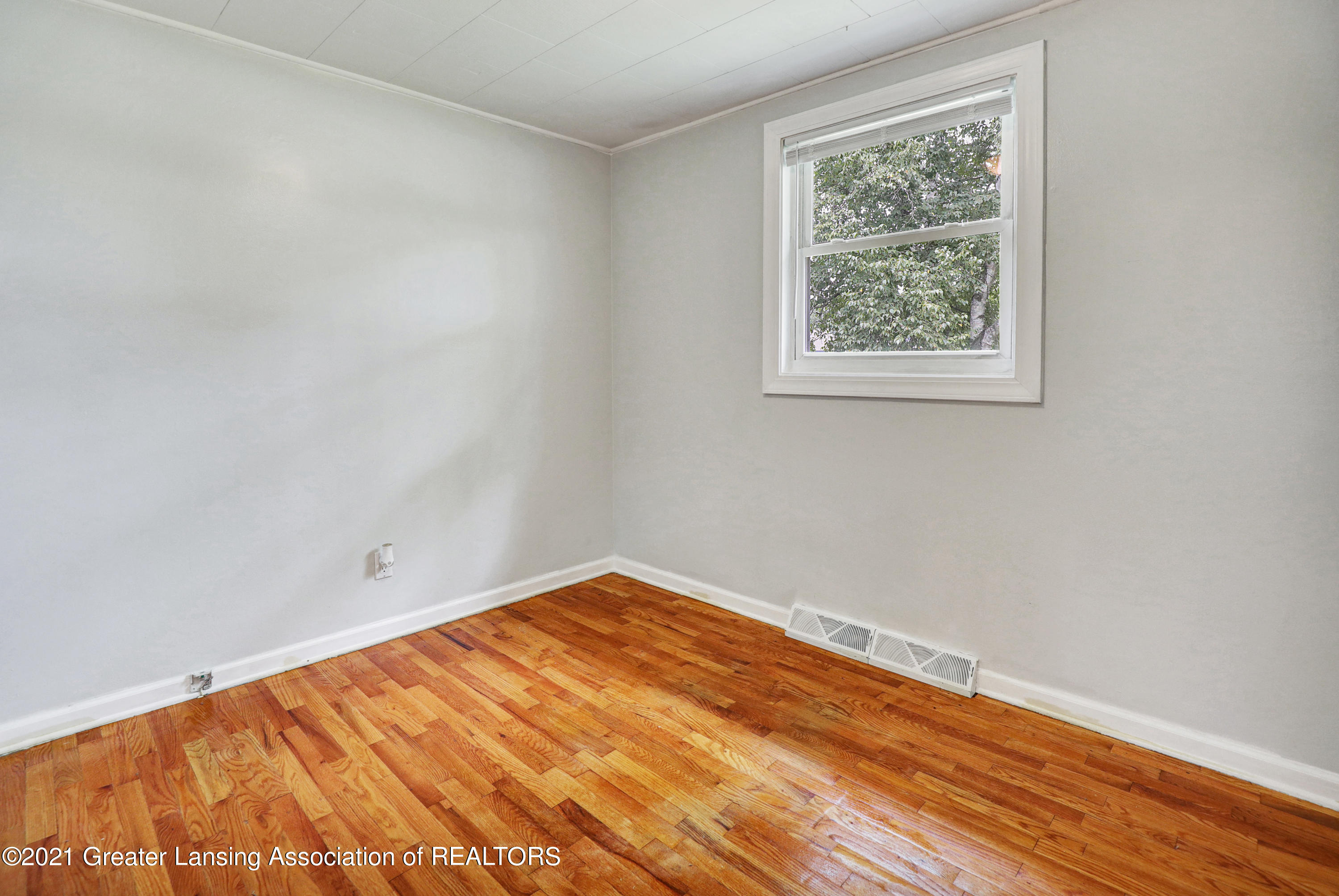 1141 Haslett Road Haslett, MI 48840 - Photo 13 of 31 9I3A1113
