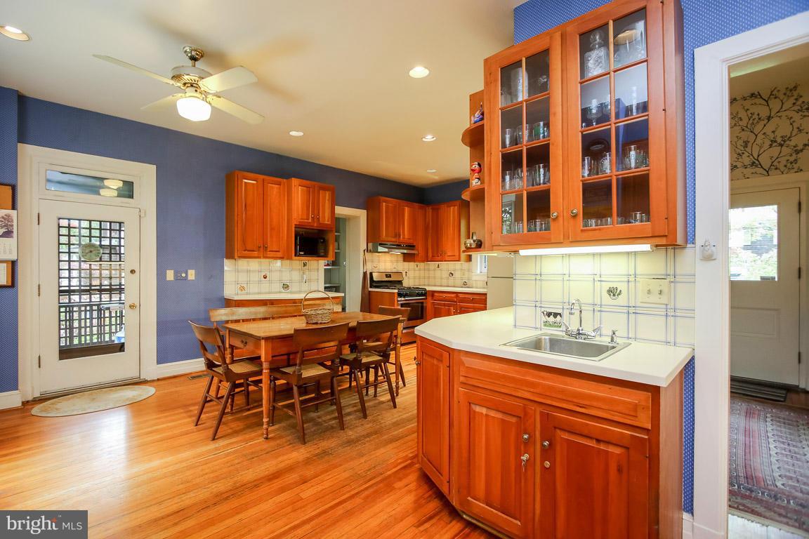 201 Longwood Road Baltimore, MD 21210 - Photo 10 of 30 Kitchen
