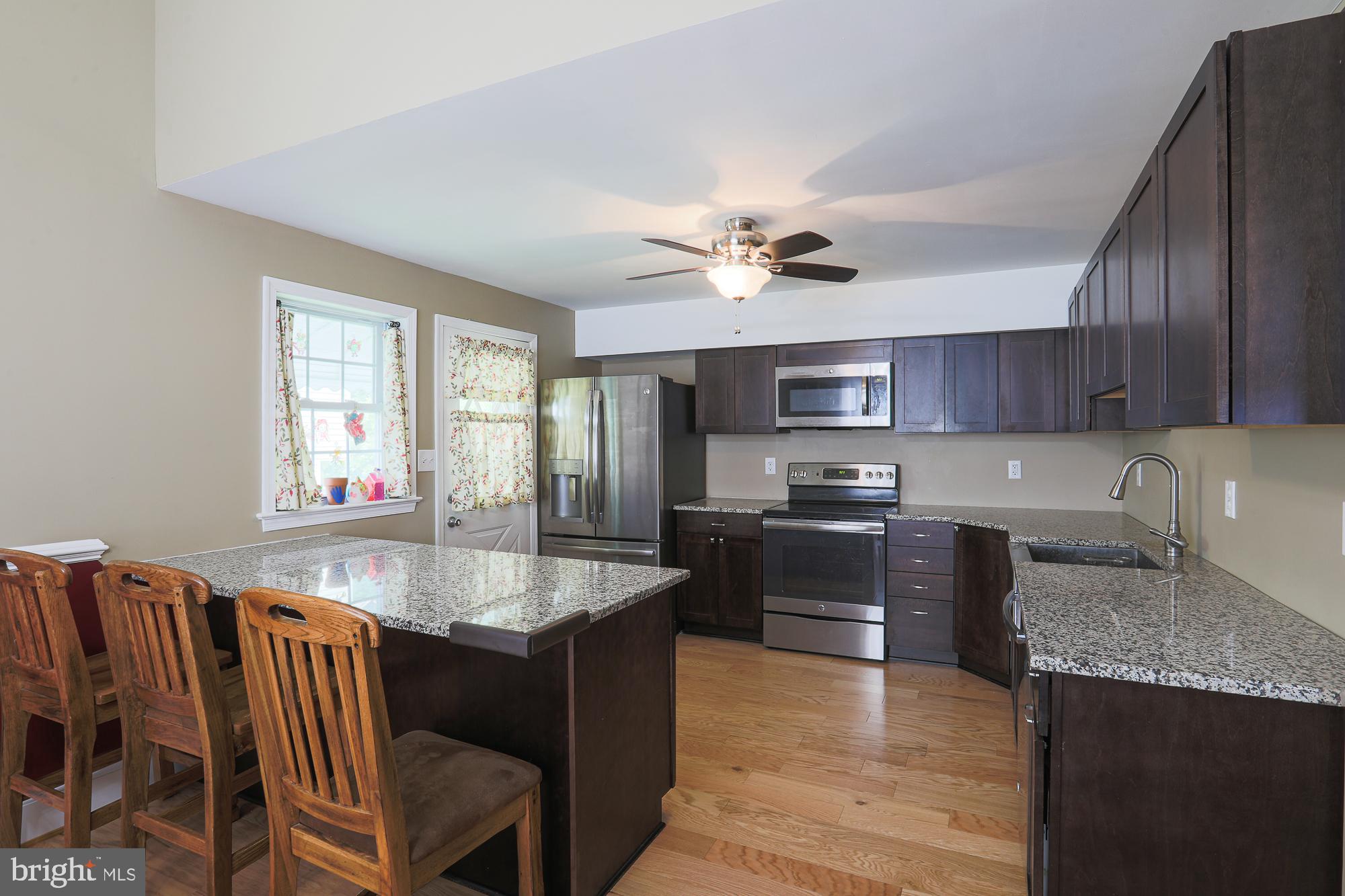 9022 Perryvale Road Baltimore, MD 21236 - Photo 4 of 34