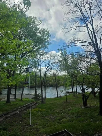 $48,000 | 50 Deepwoods Drive, Linn Valley, KS 66040