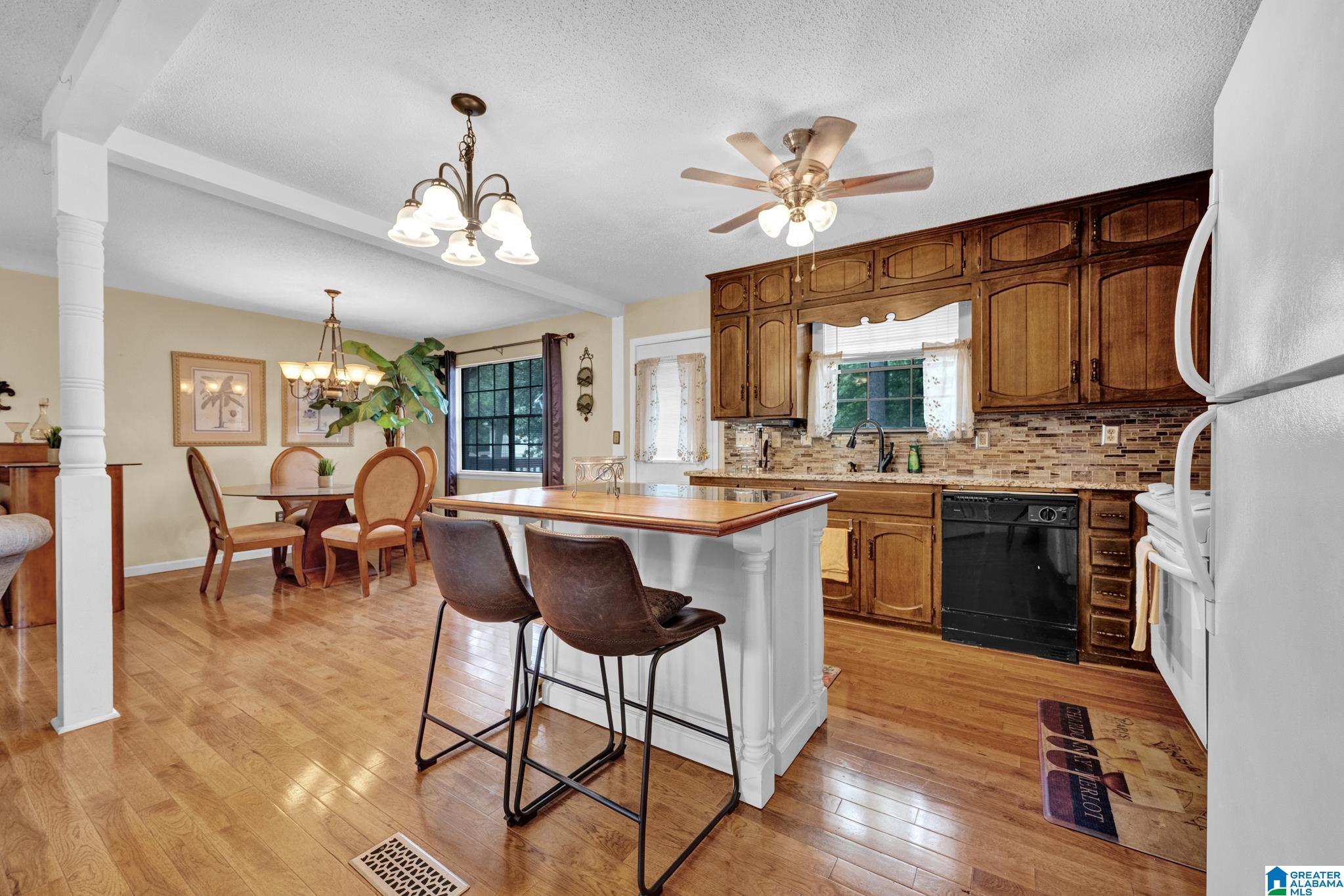 1121 Pacific Drive Alabaster, AL 35007 - Photo 10 of 36