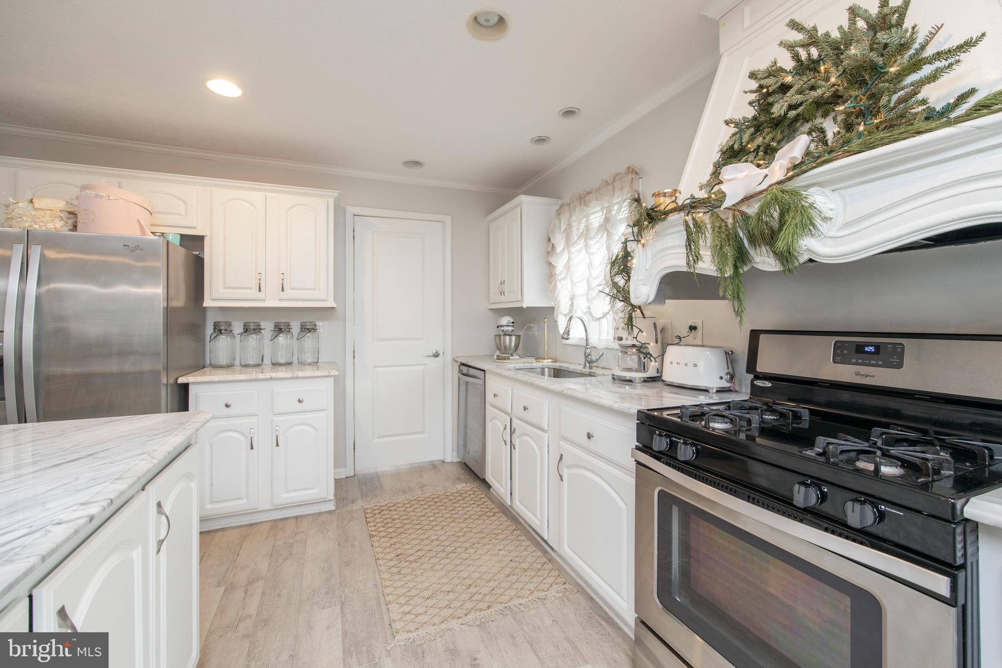 306 Winterset Road Garnet Valley, PA 19060 - Photo 7 of 28 Gallery Image 7