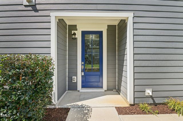 a view of entrance door of the house