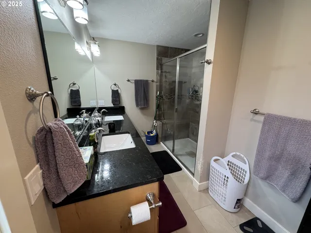 $545,000 | 2317 Laura Lane, North Bend, OR 97459