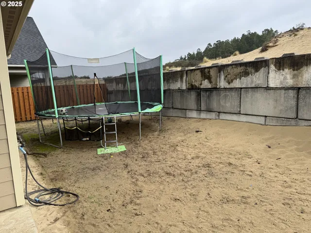 $545,000 | 2317 Laura Lane, North Bend, OR 97459