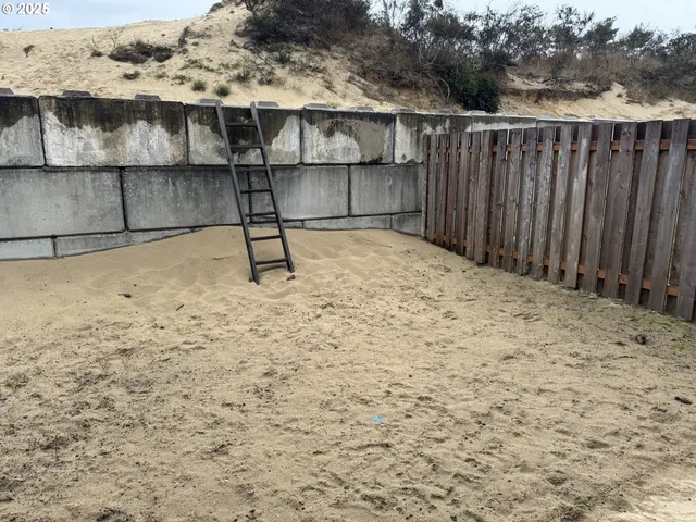 $545,000 | 2317 Laura Lane, North Bend, OR 97459