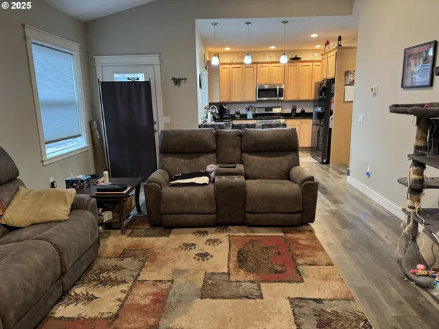 $545,000 | 2317 Laura Lane, North Bend, OR 97459