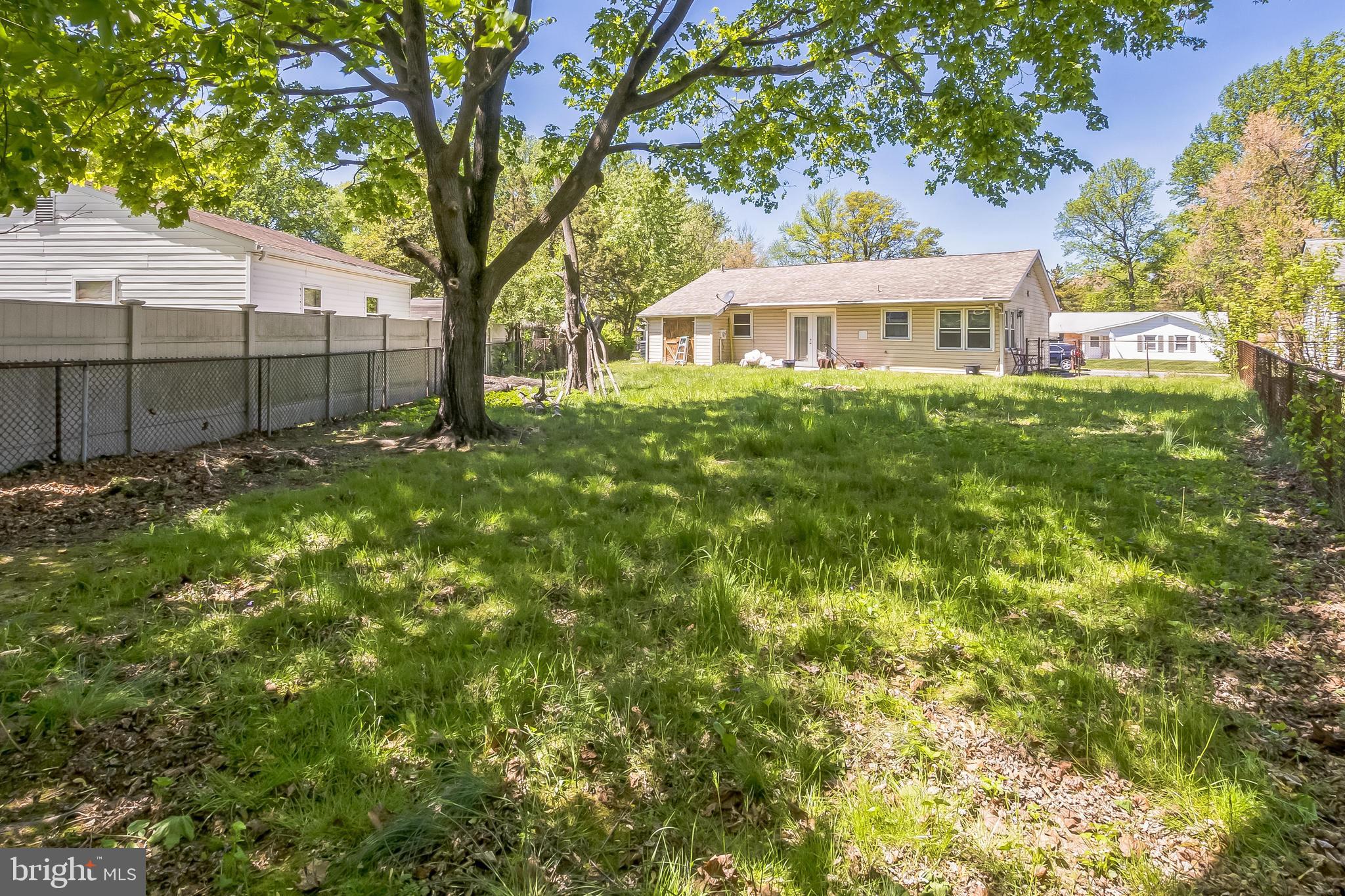 9 Queens Way Newark, DE 19713 - Photo 27 of 28 a front view of a house with a garden