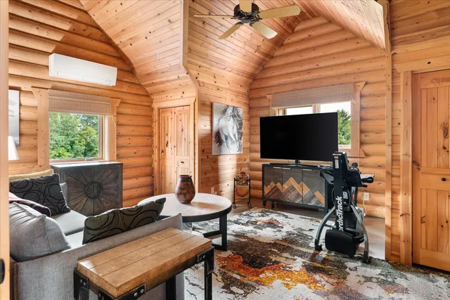 $724,900 | 65416 Desoto Bluffs Drive, Freeman, WI 54624