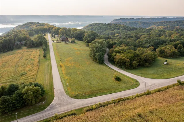 $724,900 | 65416 Desoto Bluffs Drive, Freeman, WI 54624