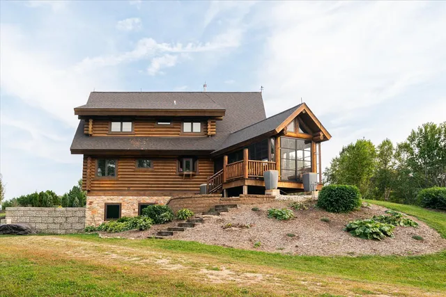 $724,900 | 65416 Desoto Bluffs Drive, Freeman, WI 54624