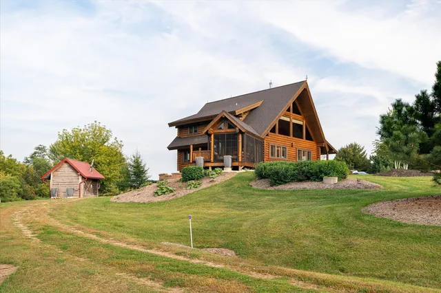 $724,900 | 65416 Desoto Bluffs Drive, Freeman, WI 54624