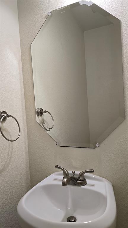 706 South Jupiter Road, Unit 1507 Allen, TX 75002 - Photo 5 of 31 a bathroom with a sink