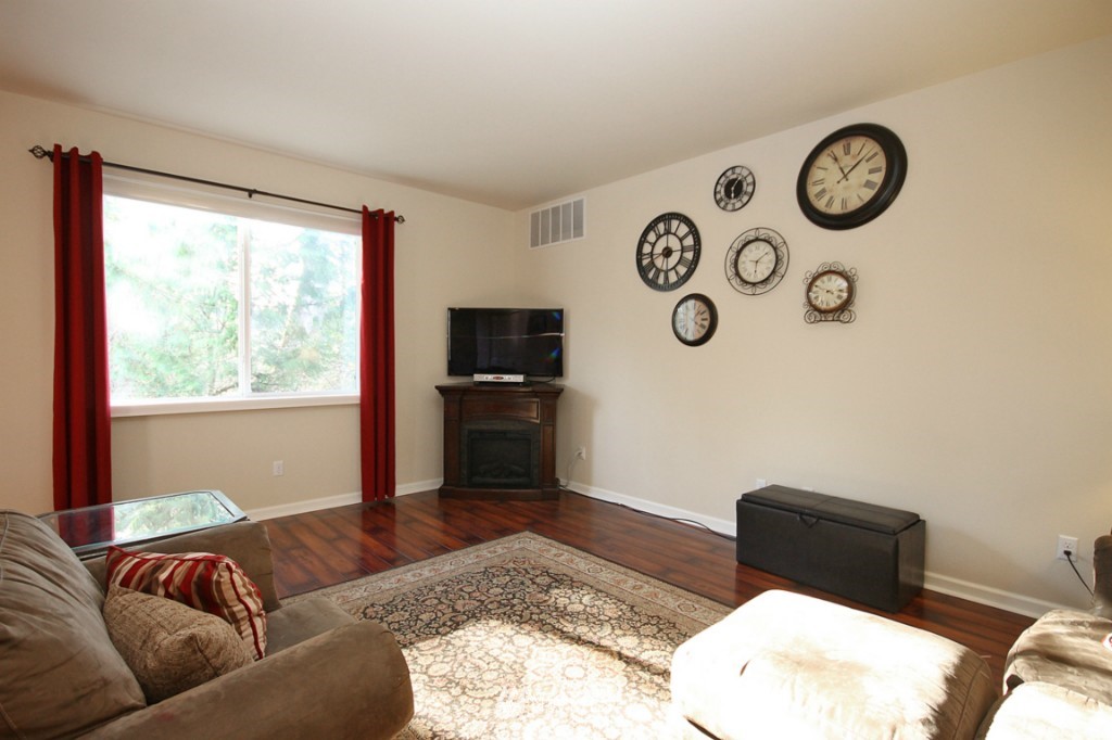 5027 Northeast 3rd Street Renton, WA 98059 - Photo 11 of 24