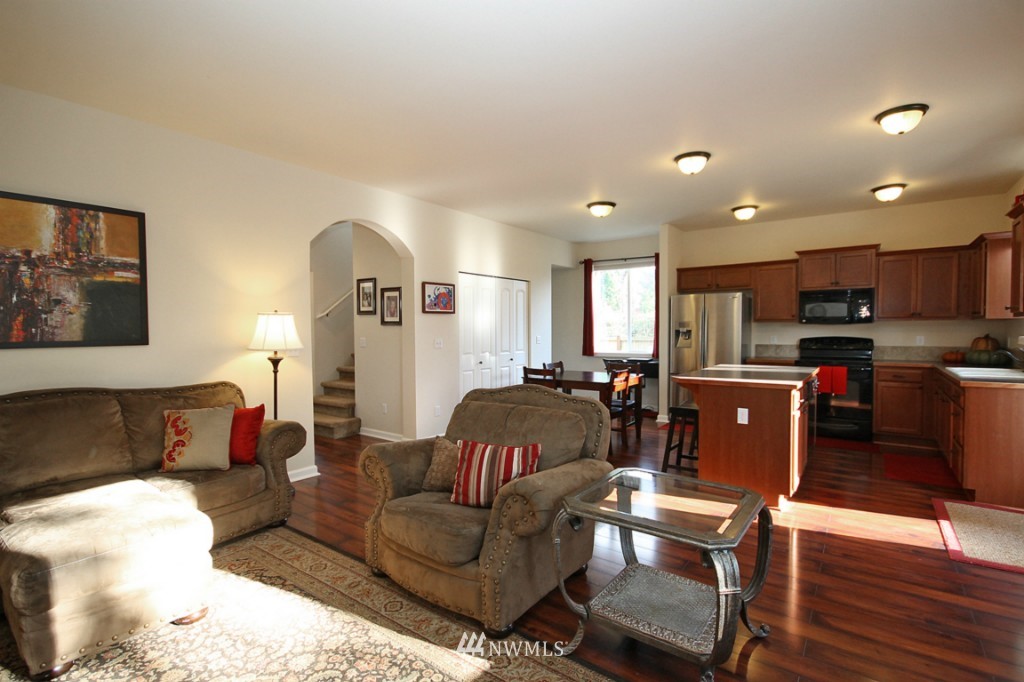 5027 Northeast 3rd Street Renton, WA 98059 - Photo 12 of 24