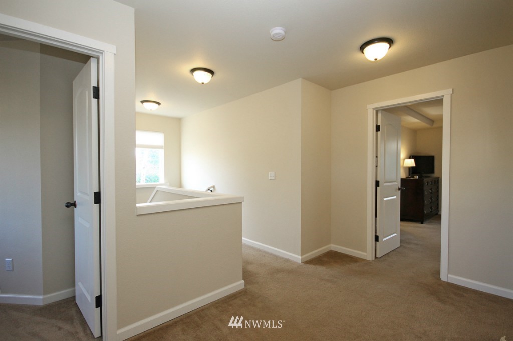 5027 Northeast 3rd Street Renton, WA 98059 - Photo 13 of 24