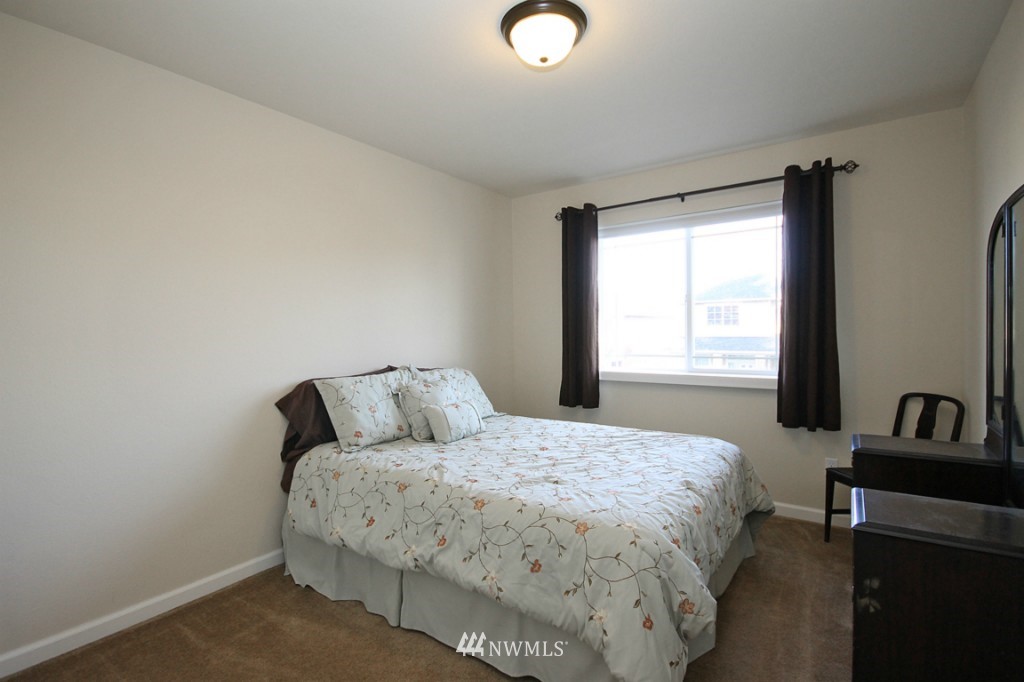 5027 Northeast 3rd Street Renton, WA 98059 - Photo 16 of 24