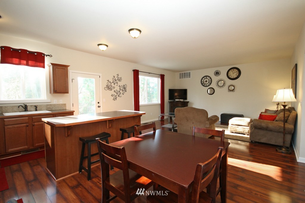 5027 Northeast 3rd Street Renton, WA 98059 - Photo 10 of 24