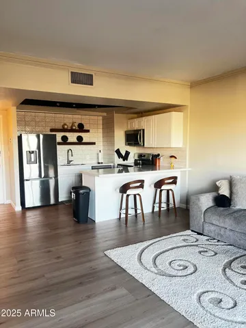 $164,800 | 4750 North Central Avenue, Unit 14P, Phoenix, AZ 85012