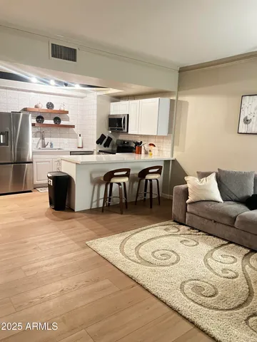 $164,800 | 4750 North Central Avenue, Unit 14P, Phoenix, AZ 85012