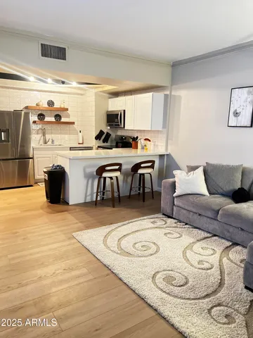 $164,800 | 4750 North Central Avenue, Unit 14P, Phoenix, AZ 85012