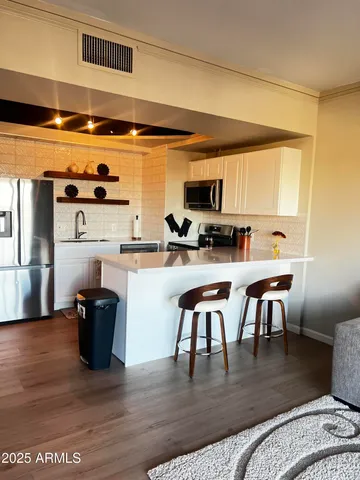 $164,800 | 4750 North Central Avenue, Unit 14P, Phoenix, AZ 85012