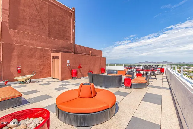 $164,800 | 4750 North Central Avenue, Unit 14P, Phoenix, AZ 85012